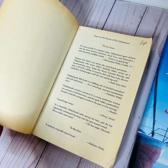 Elin Hilderbrand Book Bundle Swan Song Summer People - Picture 4 of 7